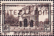 Франция 1938 год . Триумфальная арка в Оранже . Каталог 0,75 £. 