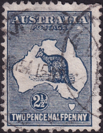 Австралия 1913 год . Кенгуру и карта . Каталог 24 £