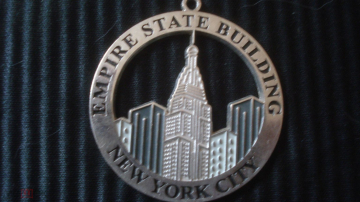 Медальон. Нью-Йорк, Empire State Building.